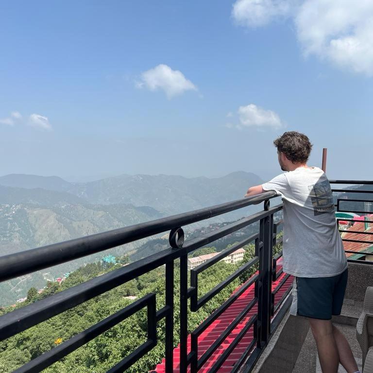 Dhanlaxmi Apartments Shimla Room photo